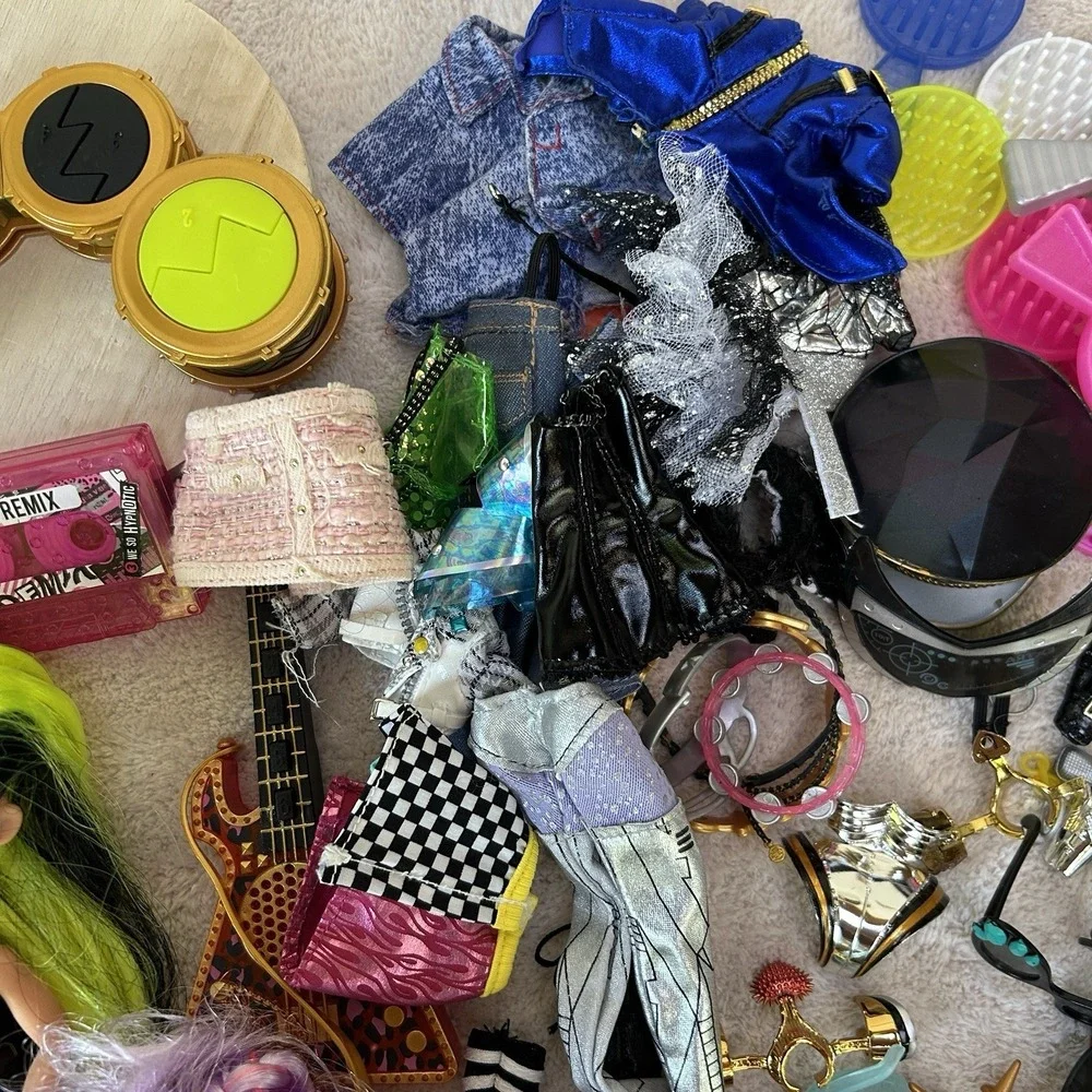 MGA LOL OMG Surprise 10‎ Doll Bundle with Accessories Dolls